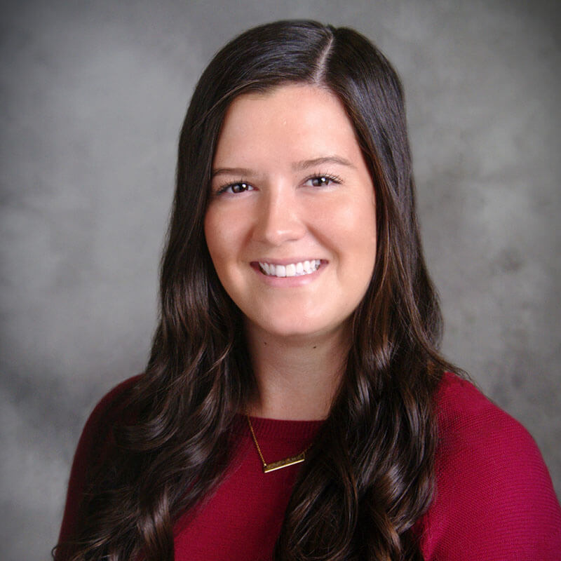 A portrait ofGeena Hernandez, RDN